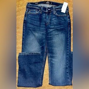 Holister.
Size 26 × 30.